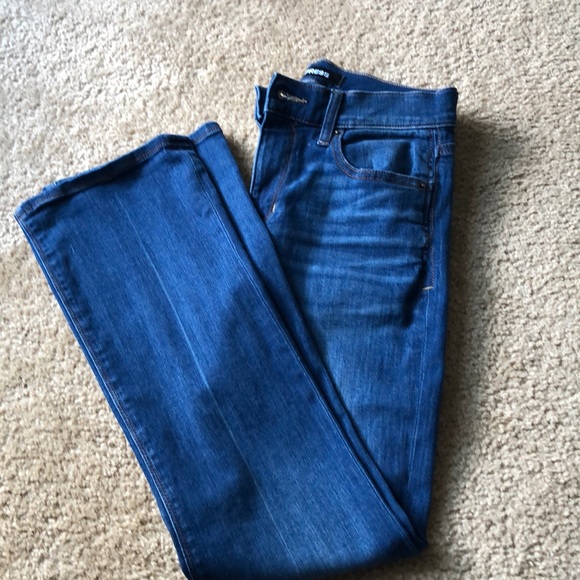 NWOT Express barely bootcut jeans - Picture 2 of 3